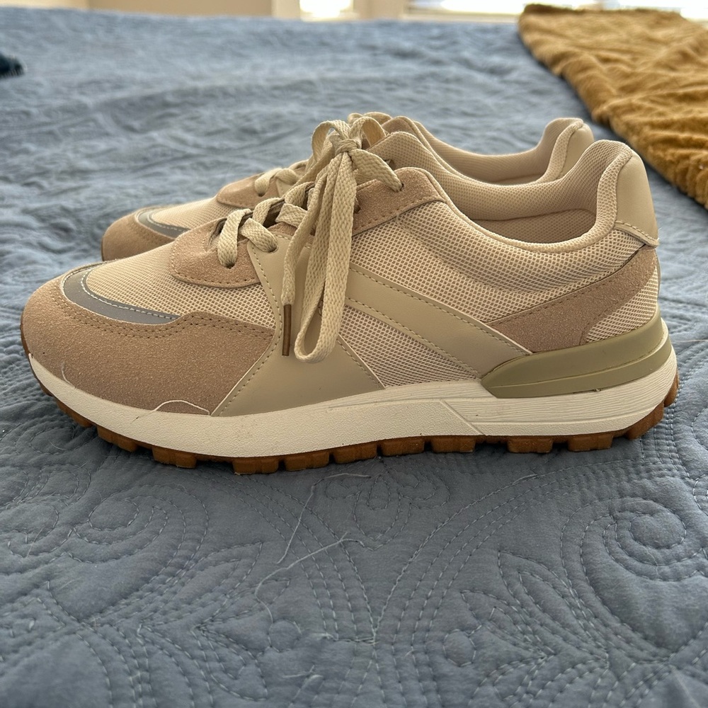 Rachel Zoe taupe/cream sneakers